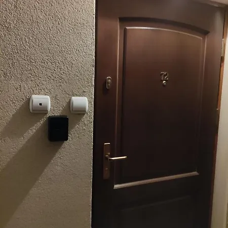 Apartament 72 *